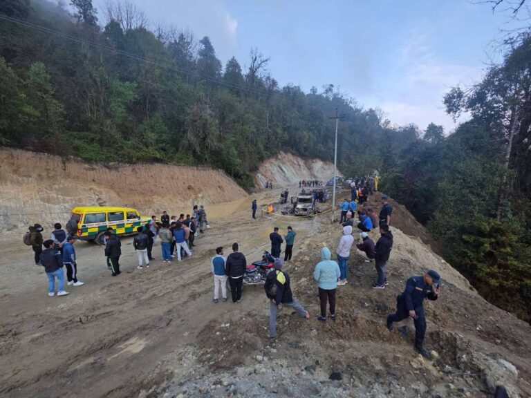 पाथीभरा जाँदै गरेको गाडीमा करेन्ट लाग्यो, चारजनाको मृत्यु, दुई गम्भीर