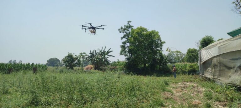 बीउ-विषादी छर्किन ड्रोनको प्रयोग : उत्पादनमा वृद्धि, किसानलाई सन्तुष्टि