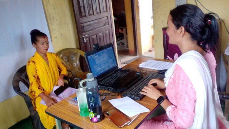 मतदाता नामावली अद्यावधिक गर्दै निर्वाचन आयोग