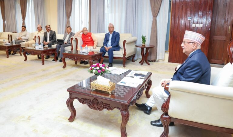 सत्तारूढ घटक दलको बैठक बस्दै