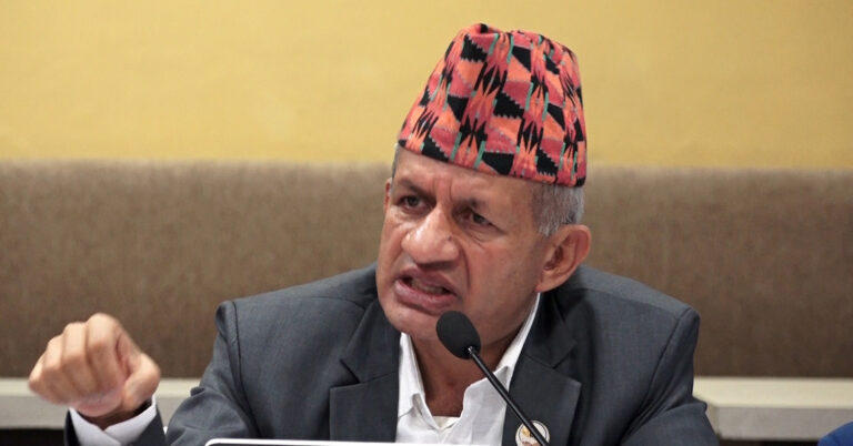 सामाजिक सञ्जालमा लामो स्टाटस लेख्दै प्रदीप ज्ञवालीले दिए प्रचण्डलाई यस्तो सुझाव