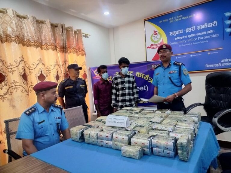 ४ लाख रुपैयाँको लागुऔषध ट्रामाडोलसहित २ जना प्रहरीकाे नियन्त्रणमा