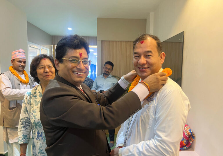 अनुभवी  न्युरोसर्जन डा रोका गण्डकी मेडिकल कलेजमा,  थप १५ शैय्याको आईसीयु स्थापना