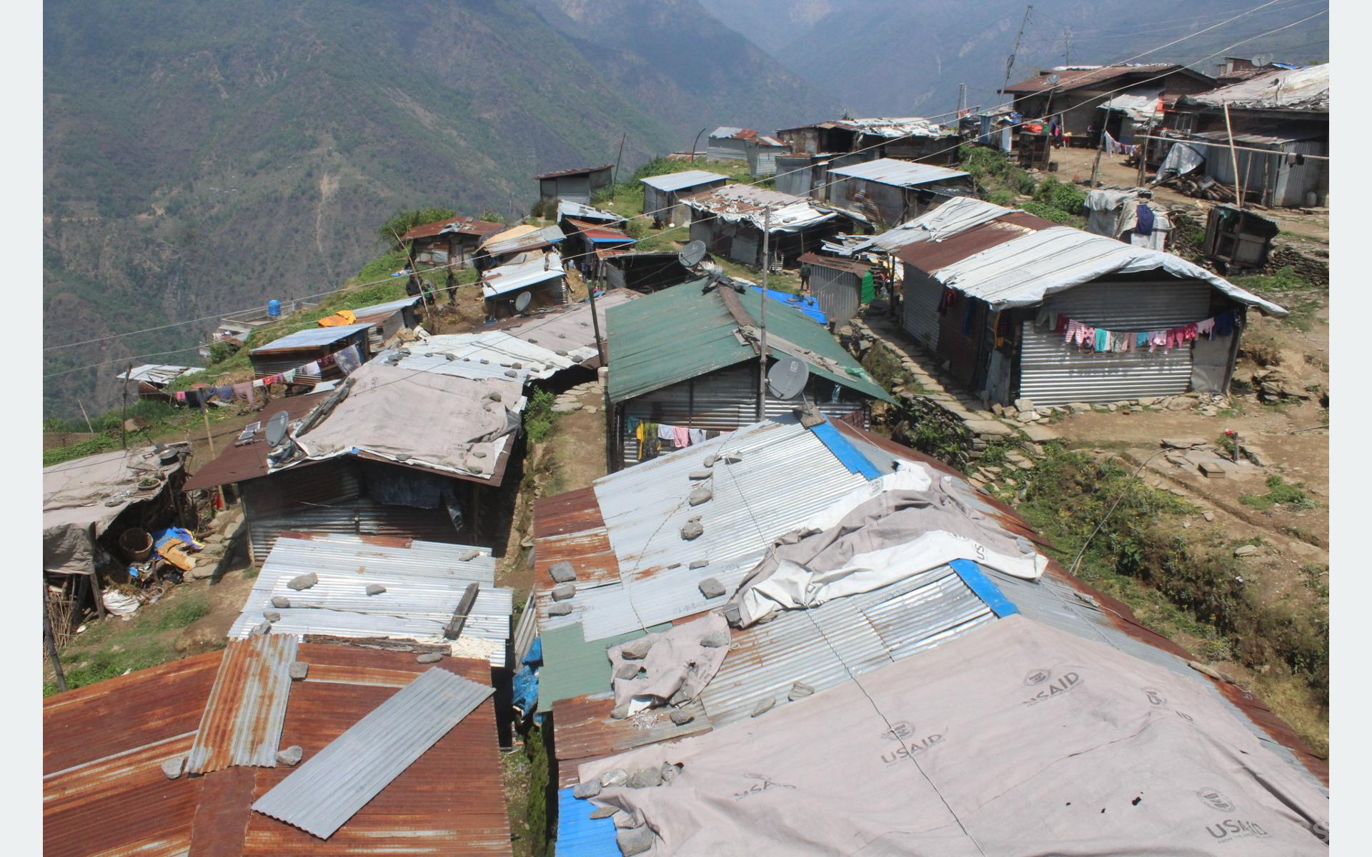 एक्काइस परिवारका लागि एउटा मात्रै शौचालय