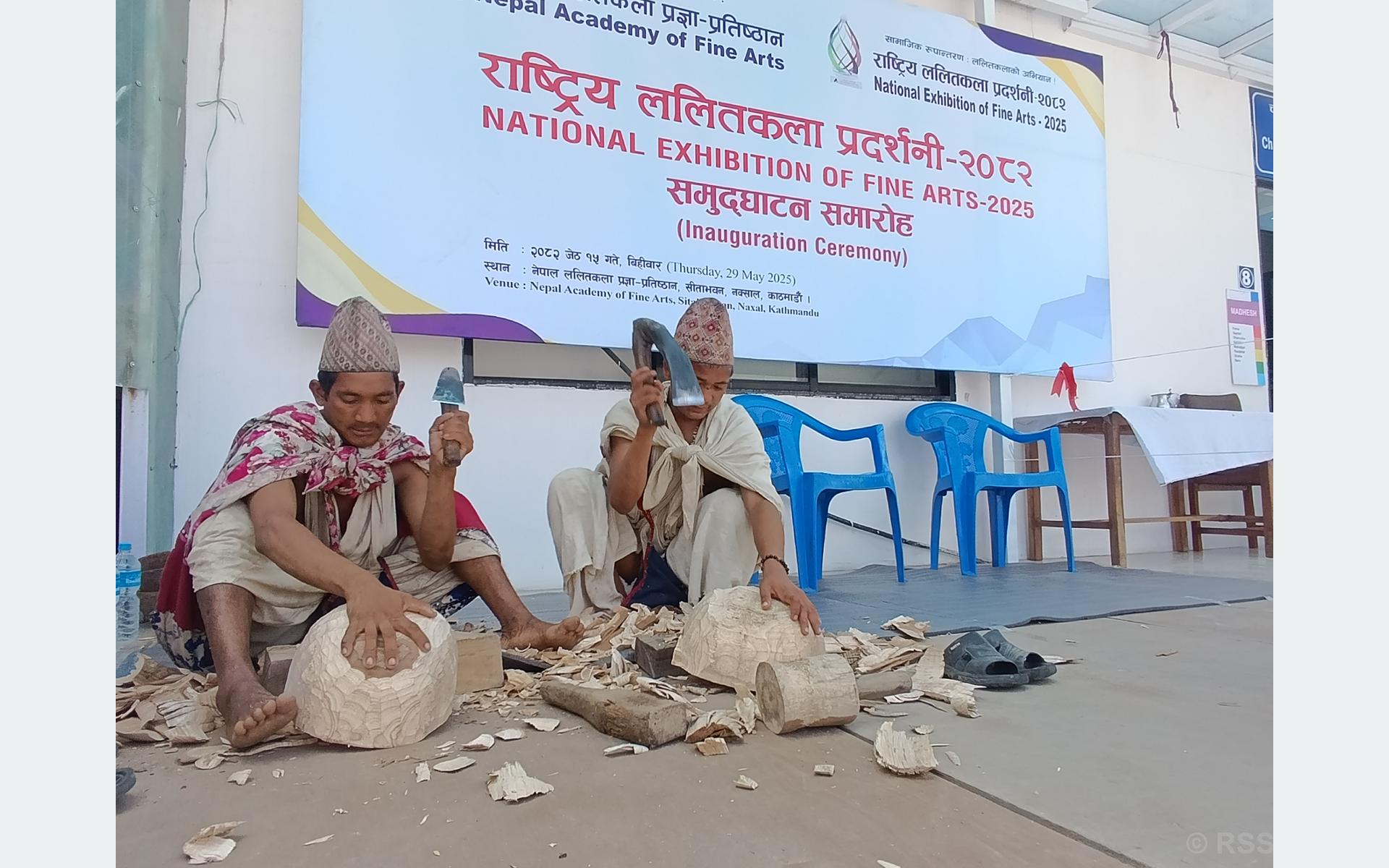 काठमाडौंको प्रदर्शनीमा राउटेले पहिलोपटक देखाए हस्त-शिल्पकला