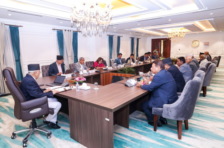 गभर्नर सिफारिस समितिको सदस्यमा महाप्रसाद अधिकारी