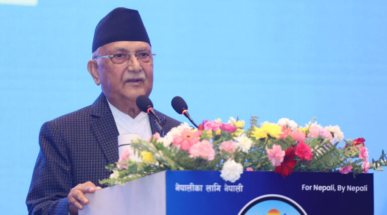 जेठ १५ गते राजालाई सिंहासन राख्ने भन्दै छन्, घरमै सिंहासन बनाएर राखे हुन्छ: प्रधानमन्त्री ओली