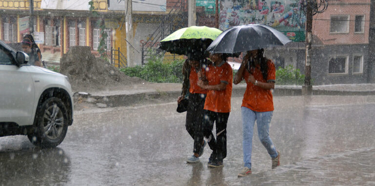 देशभर मनसुनी वायुको प्रभाव, पश्चिम नेपालका धेरै क्षेत्रमा वर्षाको सम्भावना