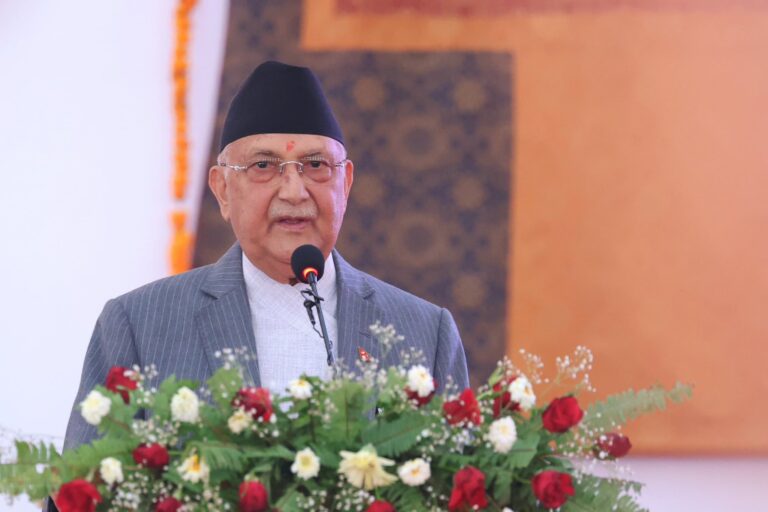 प्रधानमन्त्रीले भने-आफूहरूले कुरा गरेपछि भारत र पाकिस्तानबीच हात हालाहाल रोकियो