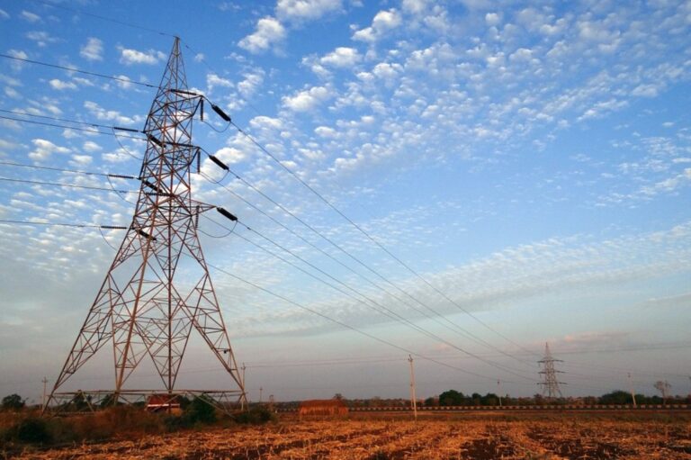 निजी क्षेत्रको लगानीमा प्रसारणलाइन तथा ठूला आयोजना केन्द्रित गरिने