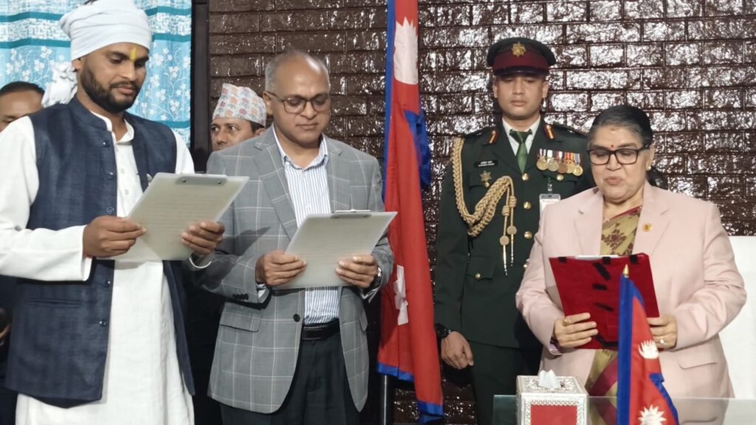 मधेस सरकारमा मन्त्रिपरिषद् पुनर्गठन: कुशवाहा र यादवको शपथ