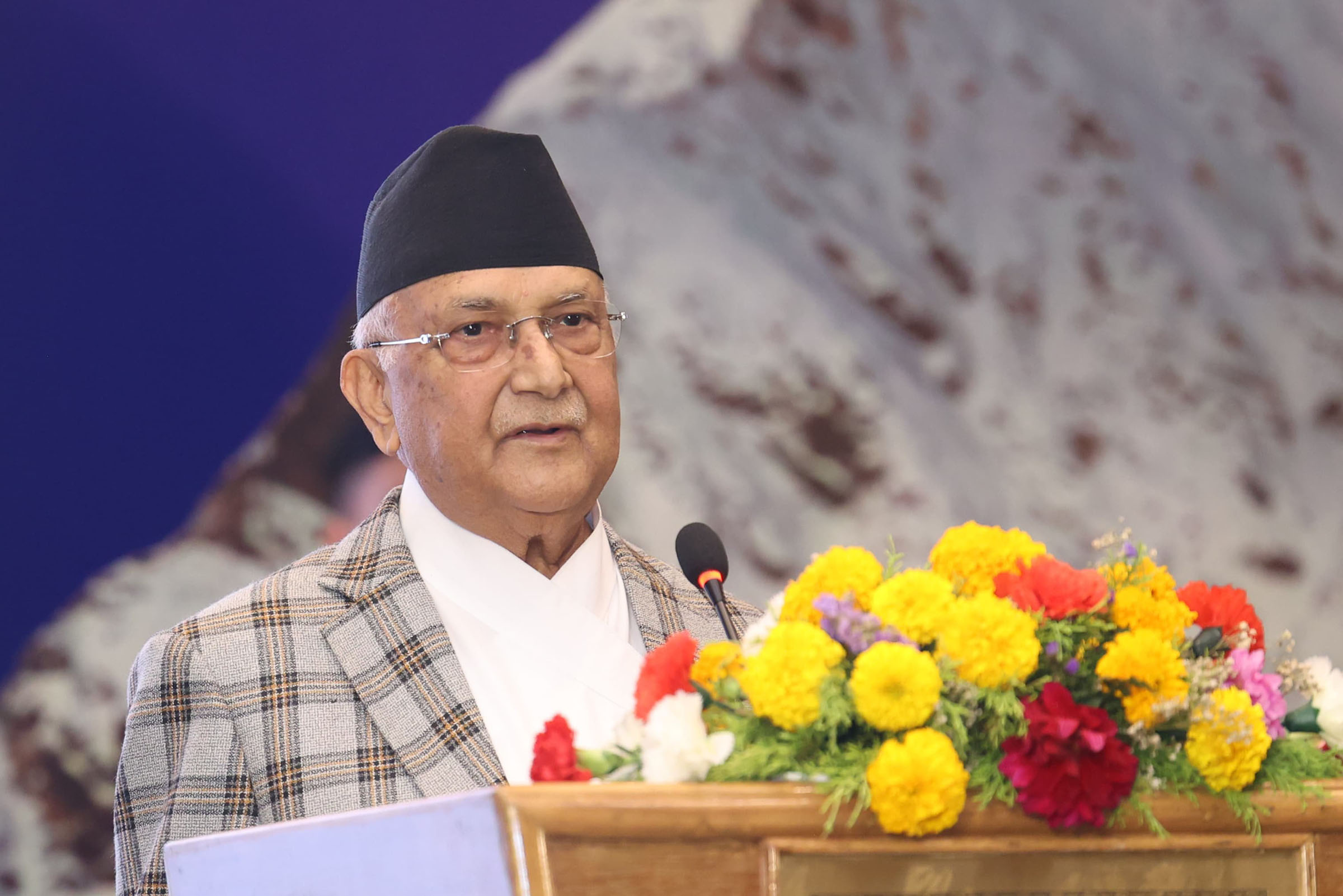 सगरमाथालाई सफा राख्ने प्रयासलाई निरन्तरता दिनुपर्छः प्रधानमन्त्री