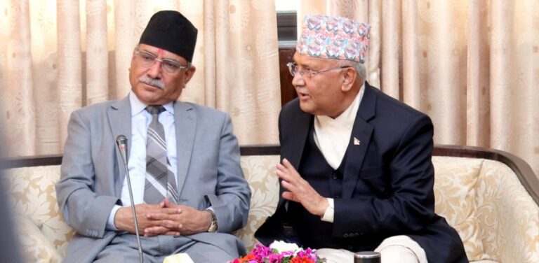 सहयोग मागेका प्रधानमन्त्रीलाई प्रचण्डको जवाफ-पहिला गृहमन्त्री हटाउनुस्