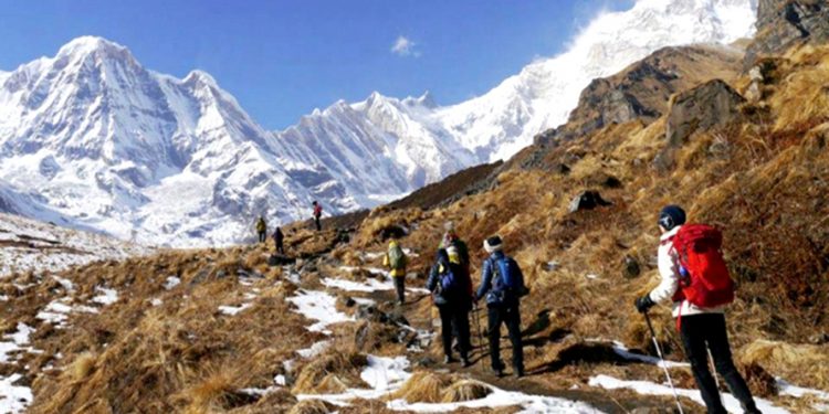१० जनाले गरे कञ्चनजङ्घा हिमाल आरोहण