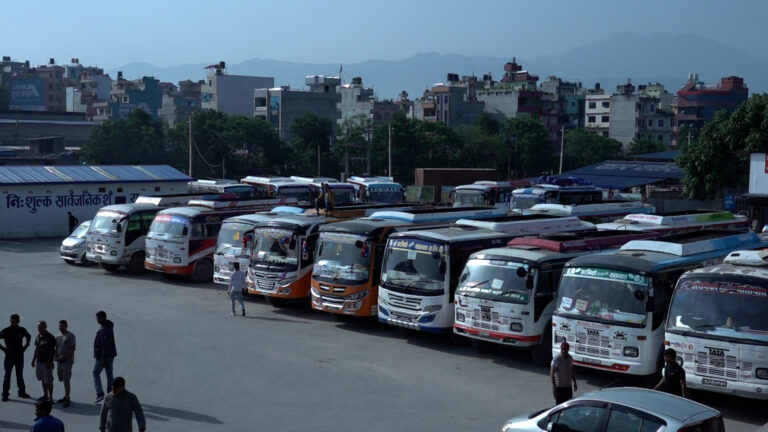 यातायात बन्द : यात्रु सास्तीमा, व्यवसायी भन्छन्, ‘दमन र ज्यादतीविरुद्धको संघर्ष हो’