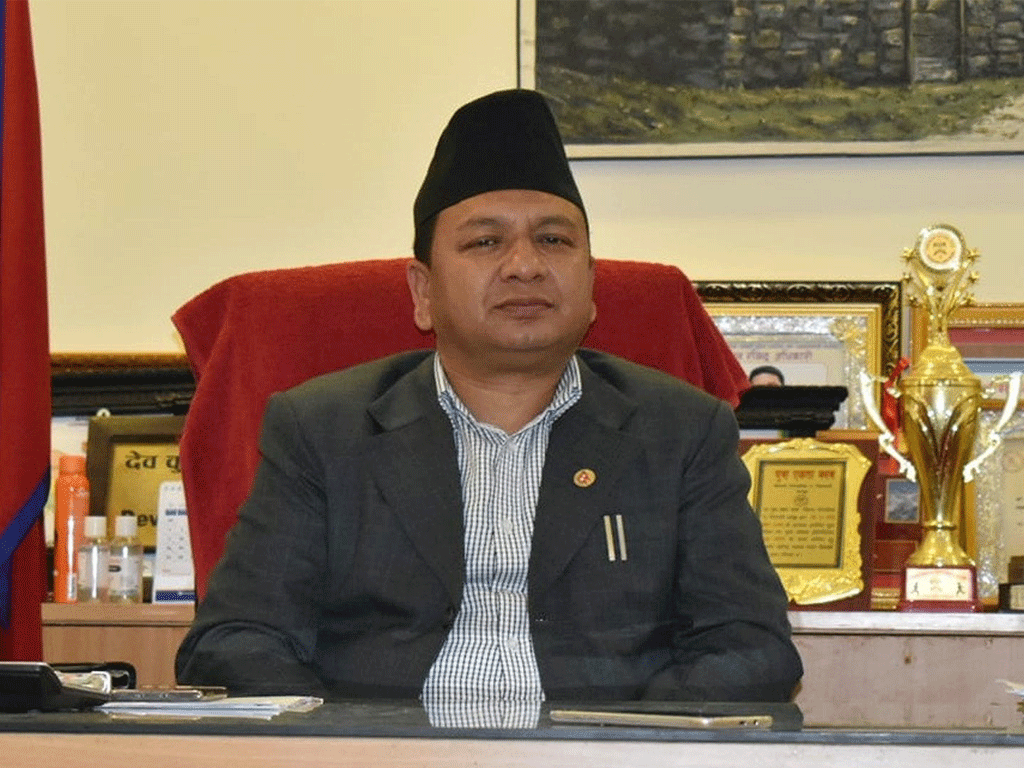 इमेज सहकारीका पीडितले लगाए संस्थापक अध्यक्ष तथा मेयर नेपालीको घरमा ताला