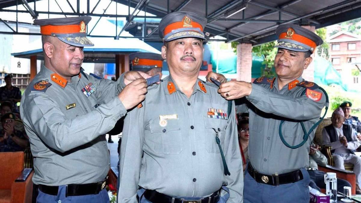 एआईजीमा बढुवा भएका ठाडा मगरलाई दर्ज्यानी चिन्ह प्रदान