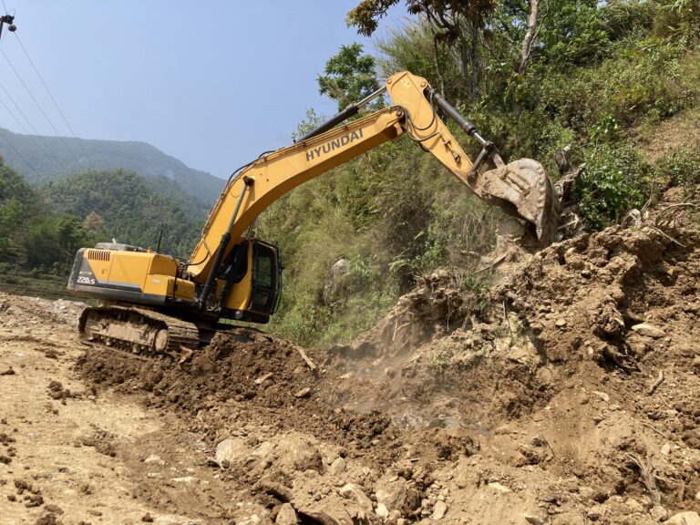 गोरखाका ग्रामीण क्षेत्रका मुख्य सडक अवरुद्ध
