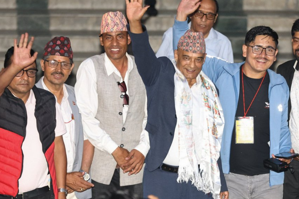 तीन लाख धरौटी बुझाएर छुटे धवलशमशेर