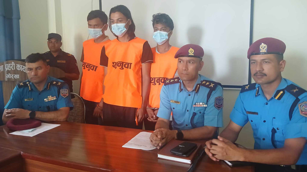 निर्माण व्यवसायीलाई कुटपिट गरेको आरोपमा ३ जना पक्राउ