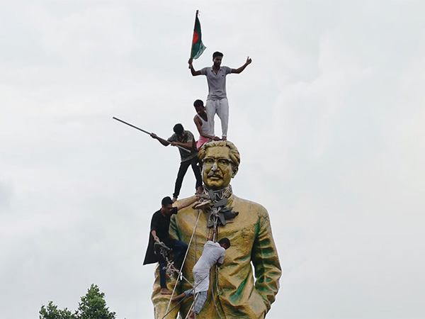 बङ्गलादेशको अन्तरिम सरकारद्वारा शेख मुजिबको स्वतन्त्रता सेनानीको मान्यता रद्द