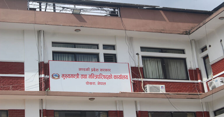 राइड सेयरिङ नियमावली एक महिनाका लागि स्थगित गर्ने गण्डकी प्रदेश सरकारको निर्णय