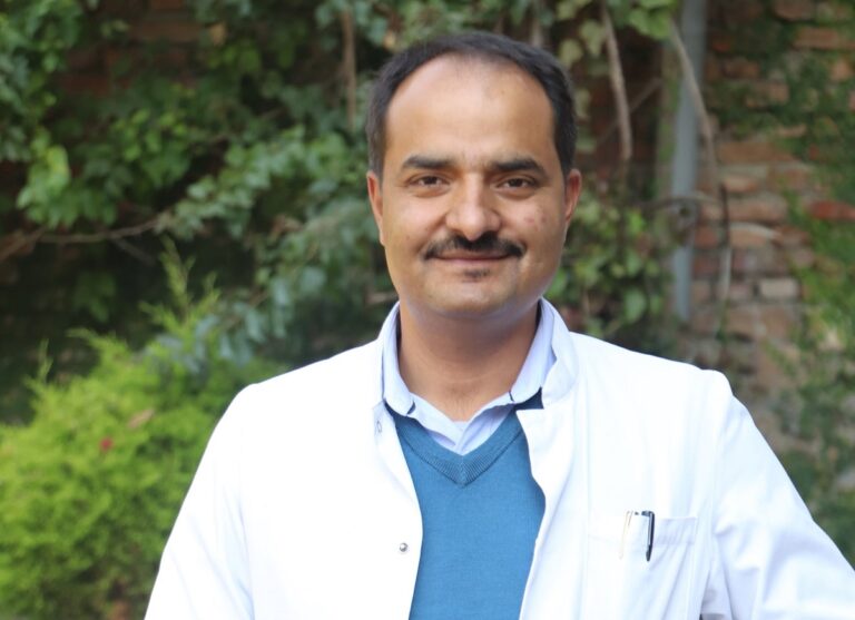 राष्ट्रिय स्वास्थ्यकर्मी महासंघको अध्यक्ष डा सन्तोष पौडेल निर्वाचित