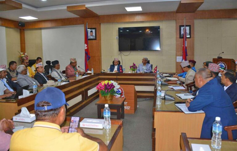 सरकार र यातायात व्यवसायीबीच ११ सदस्यीय वार्ता कमिटी गठन गर्ने सहमति