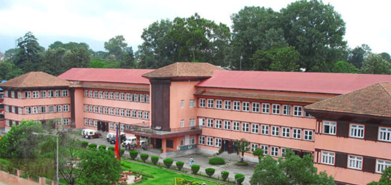 ५२ संवैधानिक पदाधिकारीबारे फैसला आज