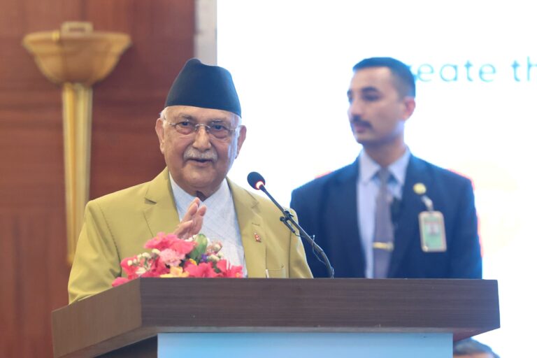 प्रधानमन्त्रीले भने –  समयमा विवाह गरेर ३० वर्षभित्र ३ सन्तान जन्माउनु