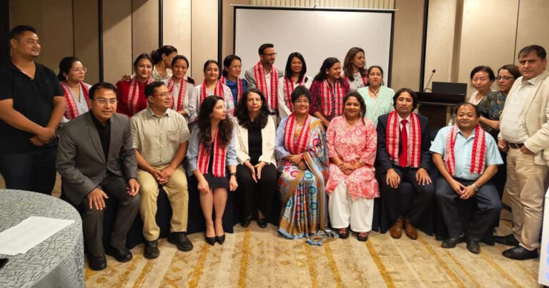 बाल आँखा विशेषज्ञहरुको संस्था एनपीओएसएसको अध्यक्षमा प्राडा श्रेष्ठ