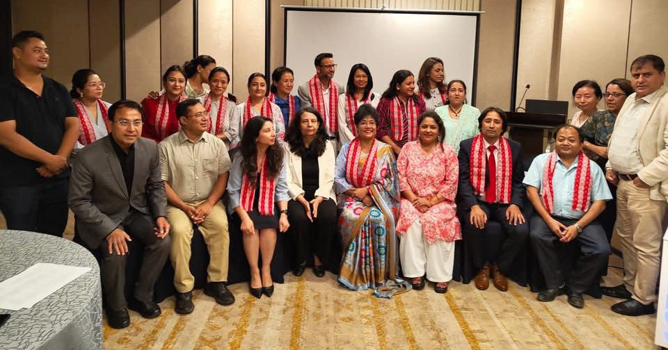 बाल आँखा विशेषज्ञहरुको संस्था एनपीओएसएसको अध्यक्षमा प्राडा श्रेष्ठ