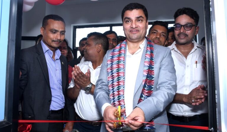 स्वास्थ्य मन्त्री पौडेलद्वारा नारायणीमा बाँझोपन उपचार र स्तन क्यान्सर परीक्षण सेवा शुरु
