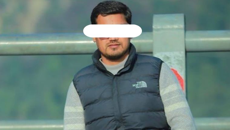 सांसद‌को ‘चुम्बन’ भिडिओ फेसबुकमा राखेपछि ज्ञानेन्द्र शाहीका सचिवालय सदस्यमाथि साइबर अपराधको मुद्दा