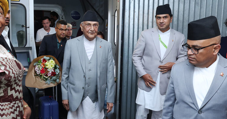 प्रधानमन्त्री ओली स्वदेश फर्किँदै