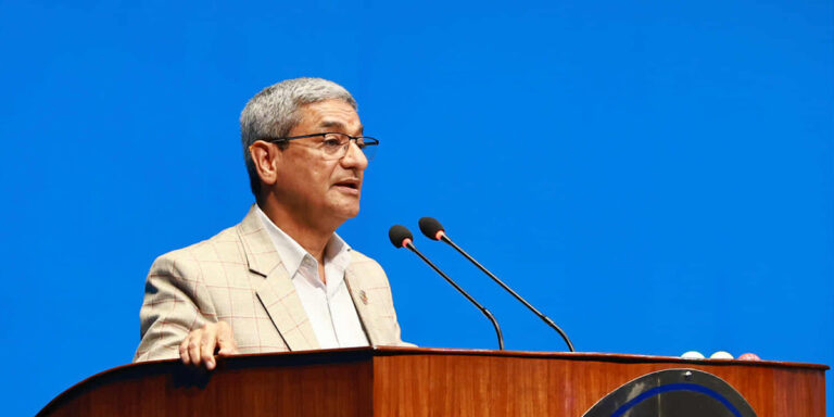 रास्वपालाई गृहमन्त्रीको प्रश्न: रवि लामिछाने पनि  अमेरिका भिजिट भिसामा गएका हैनन् र ?
